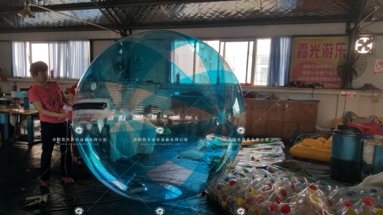 琼海蓝色透明水上步行球